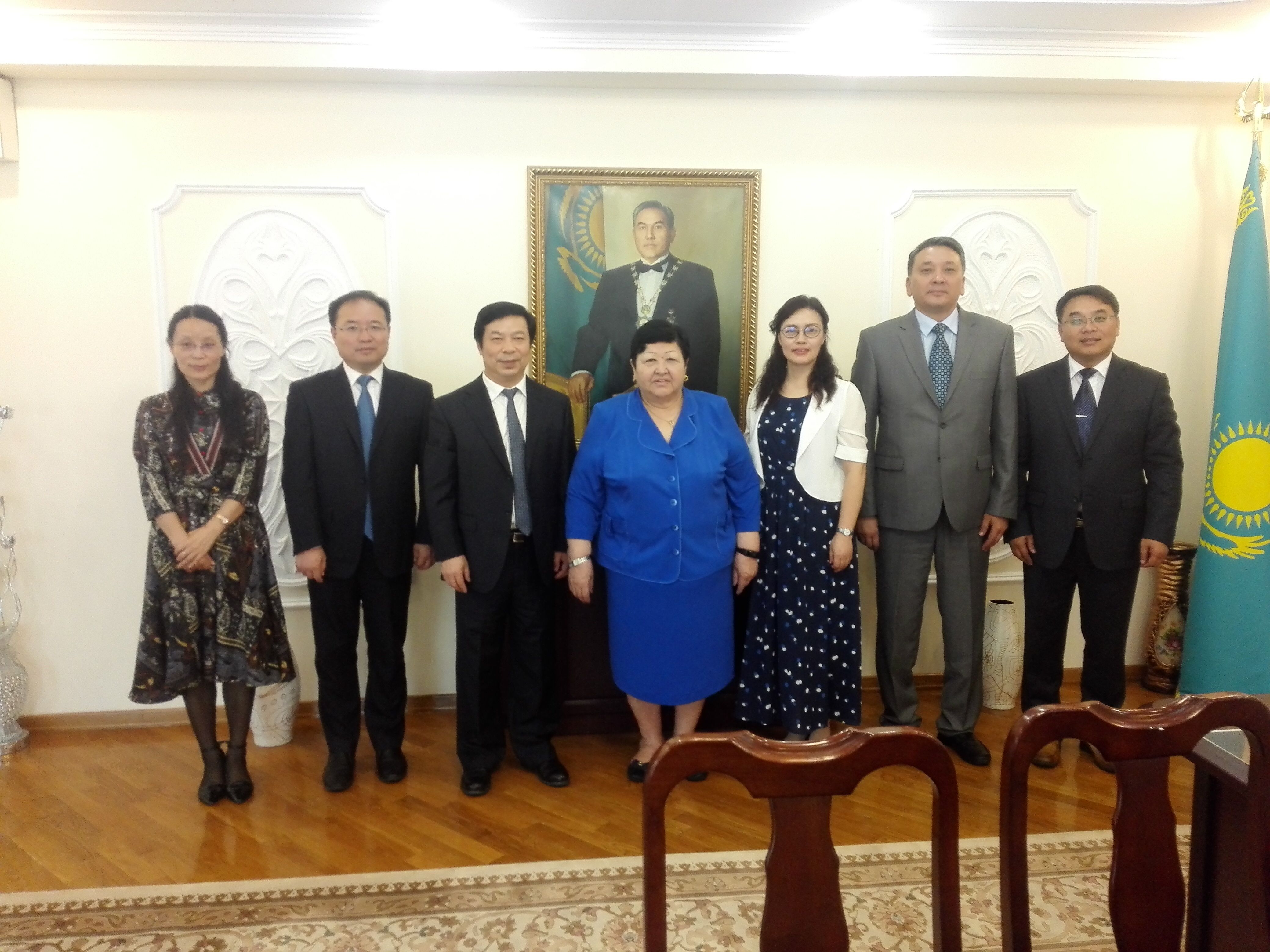 2 朱林生一行访问哈萨克斯坦国际关系与外国语大学.jpg